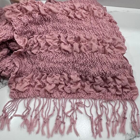 Boho Chic Scarf - Cozy Textured Pink Knit Wrap with Fringe – Handmade Style - Picture 5 of 7